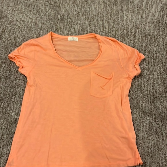 T.LA flowy coral T-shirt - Picture 1 of 2